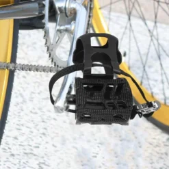 Unique Bargains Bicycle Pedals 9/16'' Spindle Platform With Toe Clips Fixed Foot Strap Cycling Parts Black 1 Pair -Outdoor Sports Series GUEST 700e5785 187f 4c79 a1e5 aa2ff842ea00